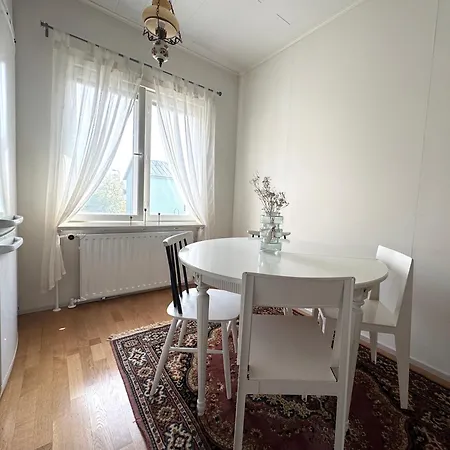 Kaunis Koti Idyllisellae Karjasillalla