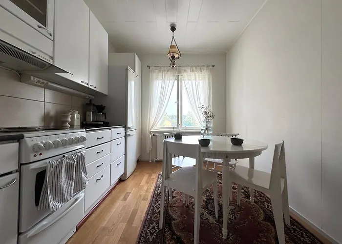 Kaunis Koti Idyllisellae Karjasillalla *